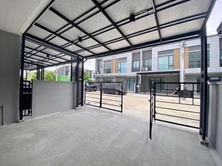 For rent 3 bedrooms townhouse in Bang Phli, Samut Prakan