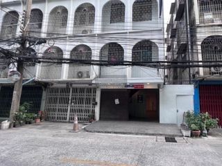 À louer 3 chambres local commercial à Ratchathewi, Bangkok