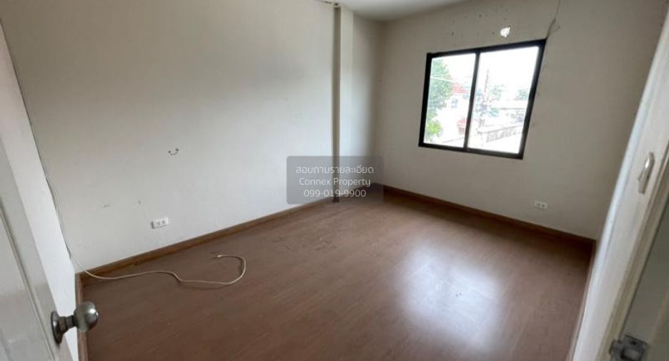 For sale 3 bedrooms townhouse in Lam Luk Ka, Pathum Thani
