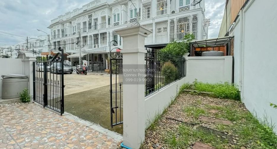 Продажа 3 спальни таунхаус в Бангкок Яи, Бангкок