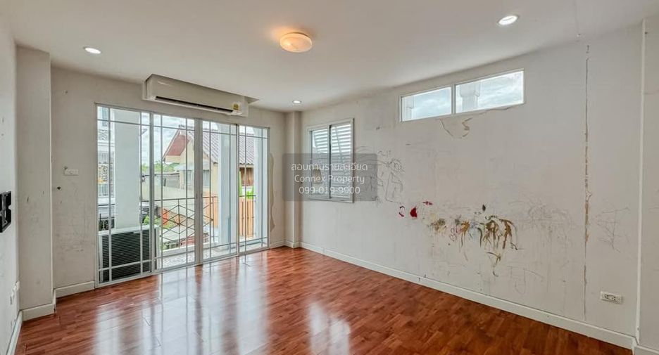 Продажа 3 спальни таунхаус в Бангкок Яи, Бангкок