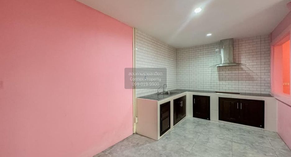 Продажа 3 спальни таунхаус в Бангкок Яи, Бангкок