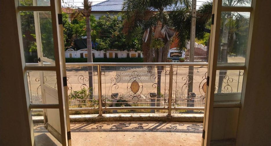 For sale 4 bedrooms house in Mueang Nakhon Pathom, Nakhon Pathom