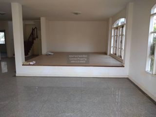For sale 4 bedrooms house in Mueang Nakhon Pathom, Nakhon Pathom