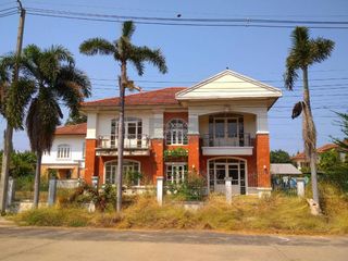 For sale 4 bedrooms house in Mueang Nakhon Pathom, Nakhon Pathom