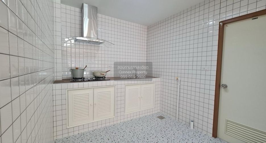 For sale 3 bedrooms townhouse in Sai Mai, Bangkok