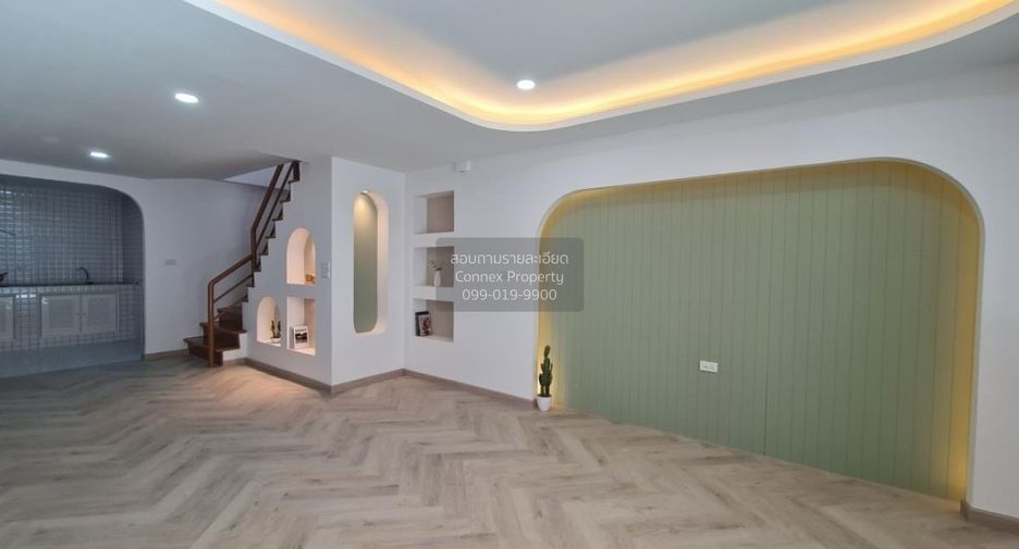 For sale 3 bedrooms townhouse in Sai Mai, Bangkok