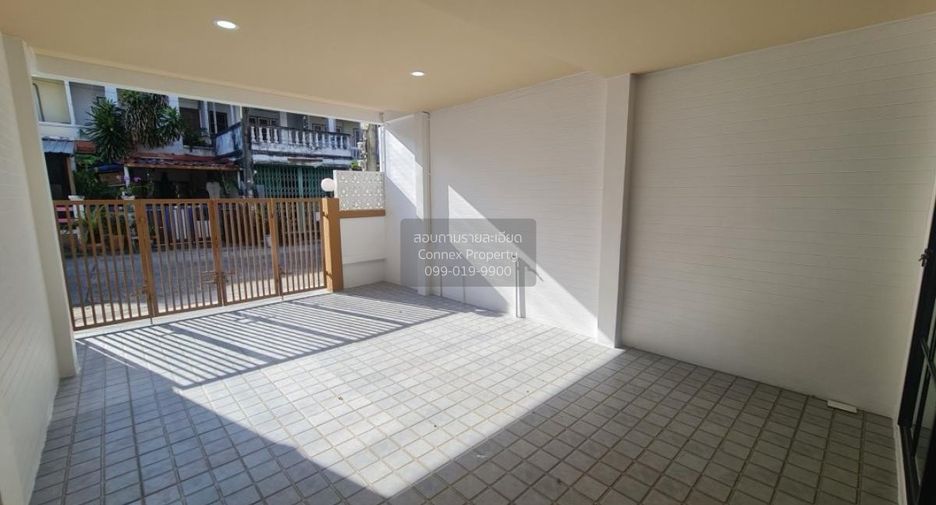 For sale 3 bedrooms townhouse in Sai Mai, Bangkok