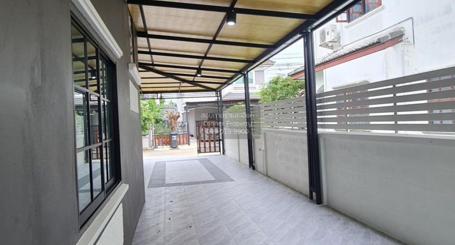 Casa adosada en venta de 4 habitaciones en Khlong Sam Wa, Bangkok