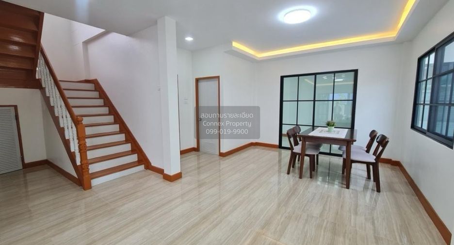 Casa adosada en venta de 4 habitaciones en Khlong Sam Wa, Bangkok