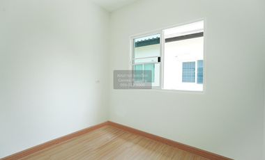For sale 4 ベッドルーム townhouse in Chom Thong, Bangkok