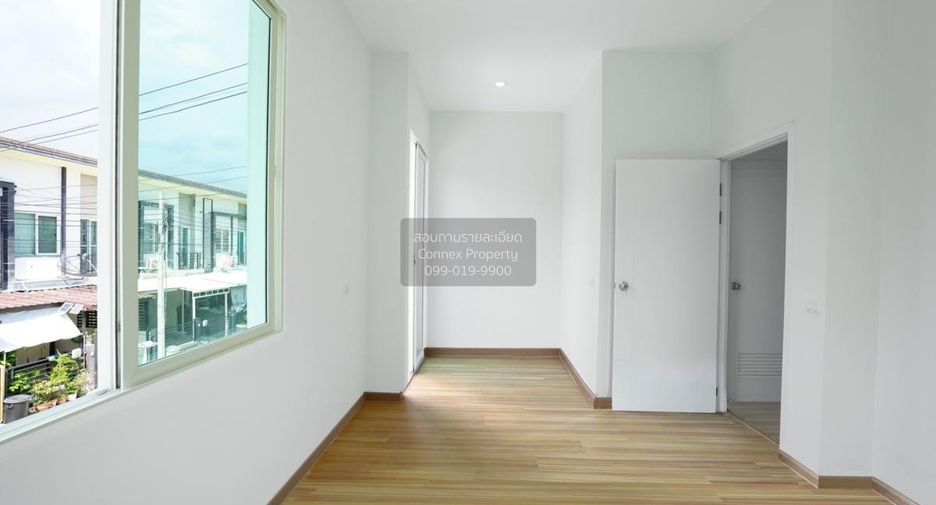 For sale 4 ベッドルーム townhouse in Chom Thong, Bangkok