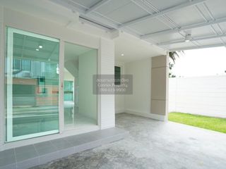 For sale 4 ベッドルーム townhouse in Chom Thong, Bangkok