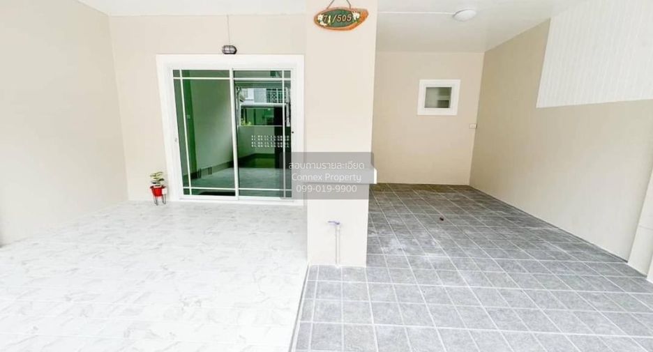 Casa adosada en venta de 3 habitaciones en Bang Yai, Nonthaburi
