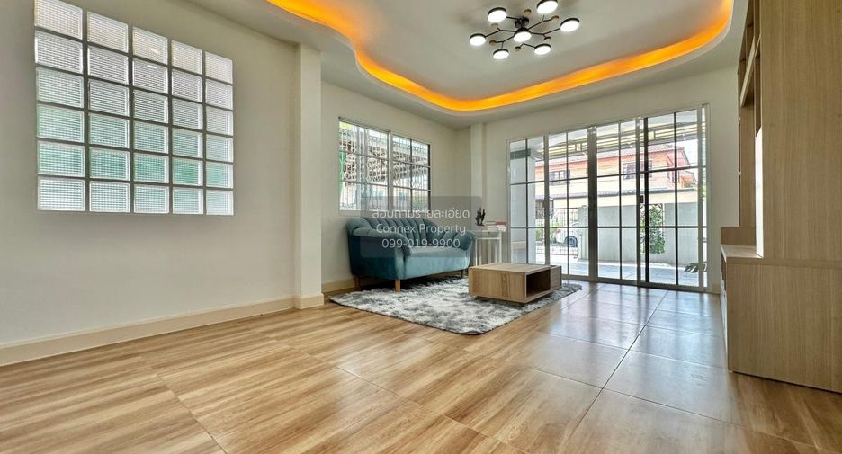 For sale 4 bedrooms house in Khlong Sam Wa, Bangkok