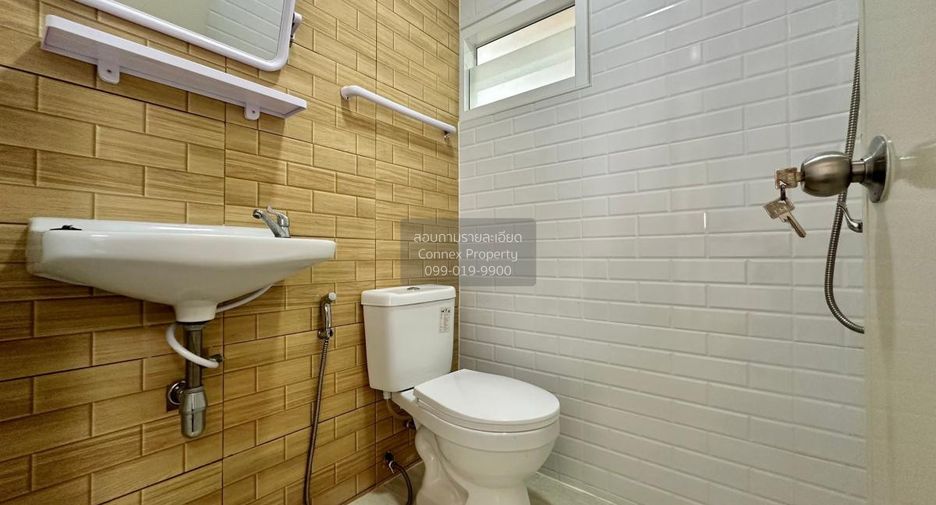 For sale 4 bedrooms house in Khlong Sam Wa, Bangkok
