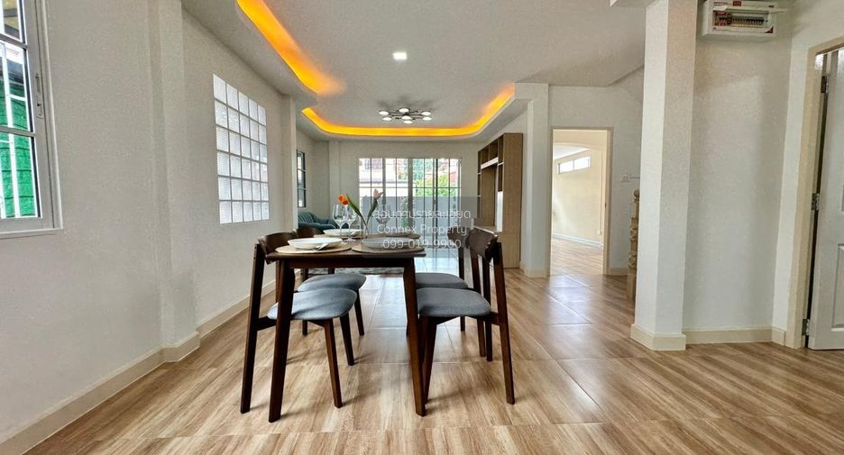 For sale 4 bedrooms house in Khlong Sam Wa, Bangkok