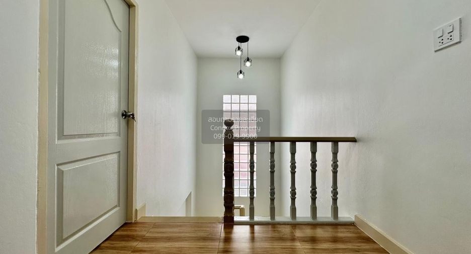For sale 4 bedrooms house in Khlong Sam Wa, Bangkok