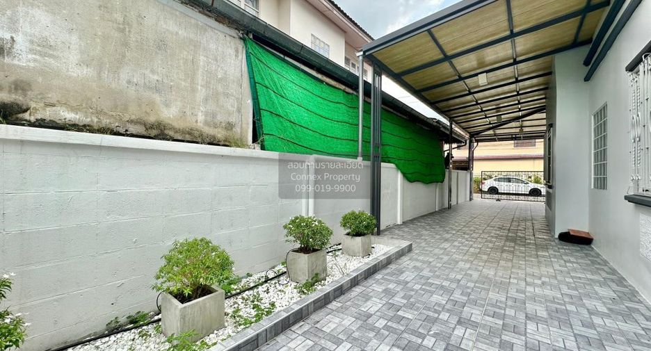 For sale 4 bedrooms house in Khlong Sam Wa, Bangkok