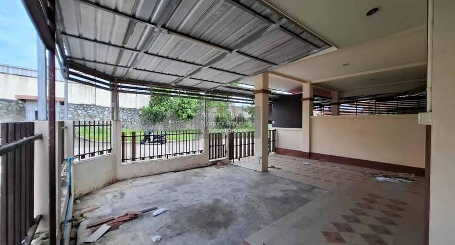 À vendre 2 chambres maison de ville à Pluak Daeng, Rayong