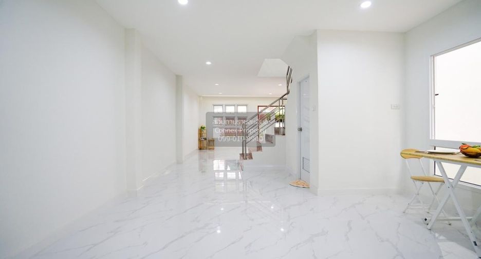 For sale 3 bedrooms townhouse in Thung Khru, Bangkok