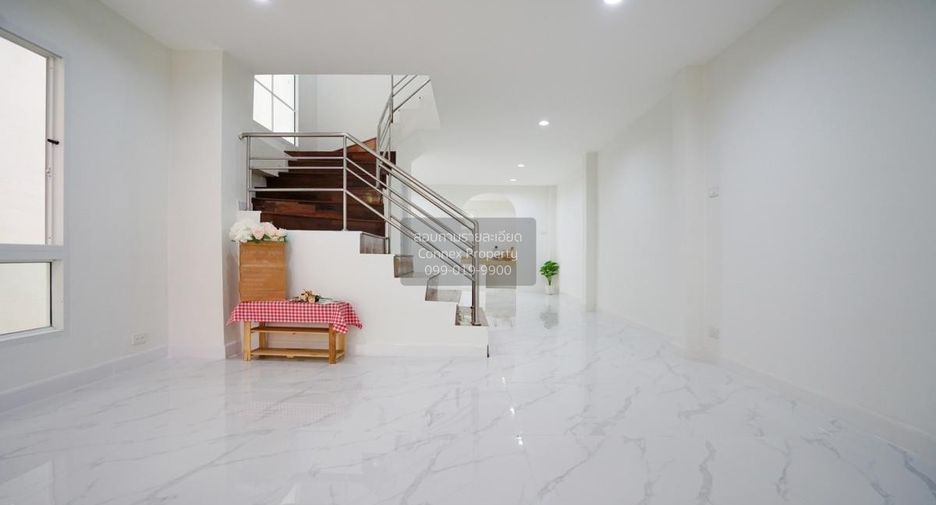 For sale 3 bedrooms townhouse in Thung Khru, Bangkok