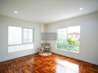 For sale 3 bedrooms townhouse in Thung Khru, Bangkok