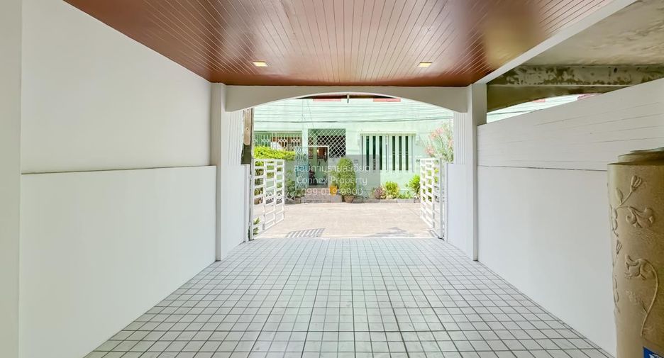 出售 2 卧室 独立屋 在 Khlong Sam Wa, 曼谷