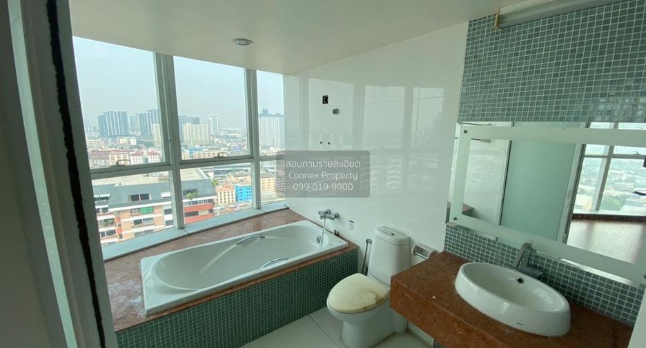 For sale 2 bedrooms condo in Bang Kapi, Bangkok