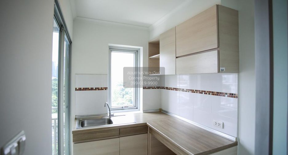For sale 2 bedrooms condo in Khlong Toei, Bangkok