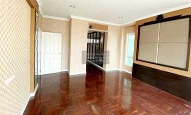 For sale 7 ベッドルーム house in Lat Krabang, Bangkok