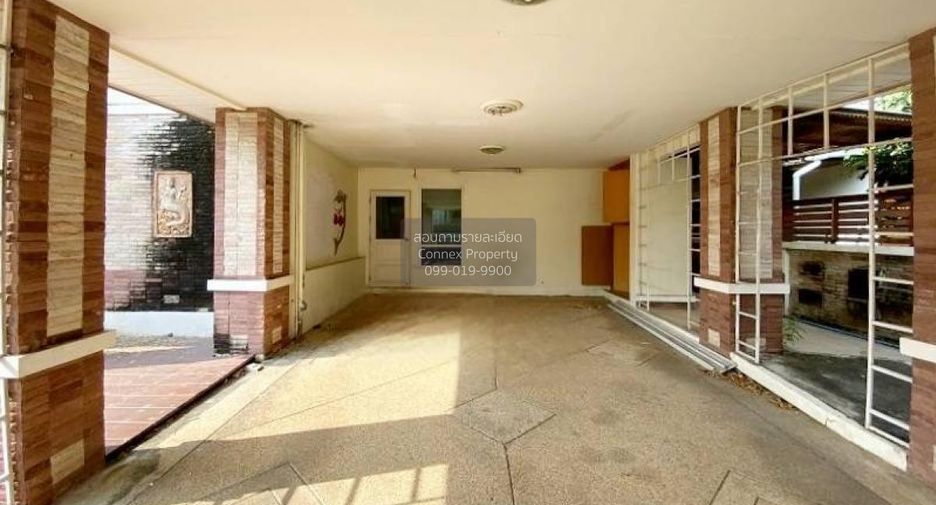 For sale 7 ベッドルーム house in Lat Krabang, Bangkok