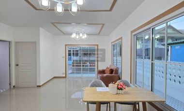 Casa adosada en venta de 3 habitaciones en Bang Bua Thong, Nonthaburi