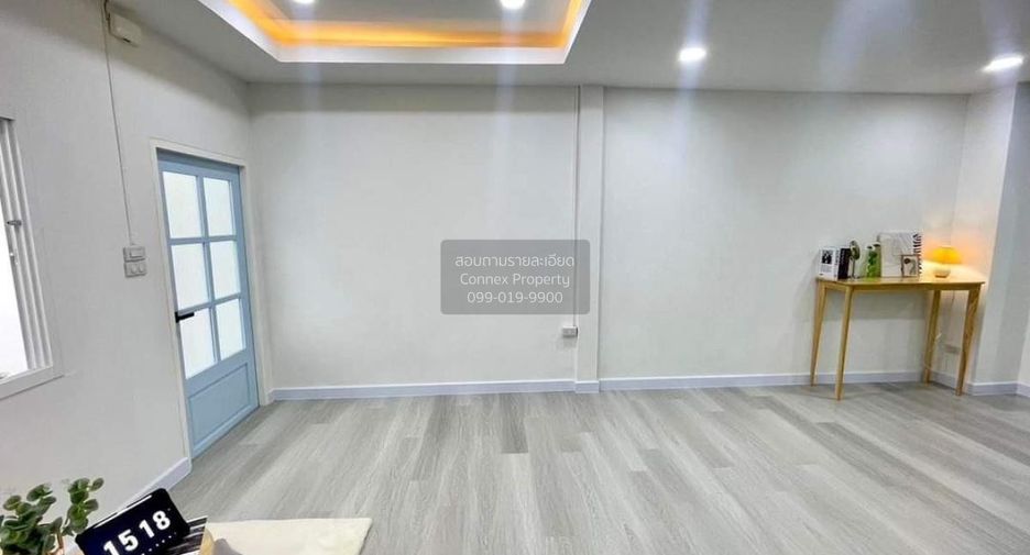Продажа 2 спальни таунхаус в Банг Кхен, Бангкок