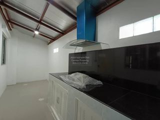 For sale 3 bedrooms townhouse in Bang Sao Thong, Samut Prakan