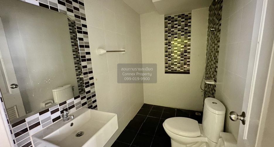 For sale 3 ベッドルーム townhouse in Sam Phran, Nakhon Pathom