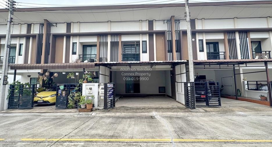 For sale 3 ベッドルーム townhouse in Sam Phran, Nakhon Pathom