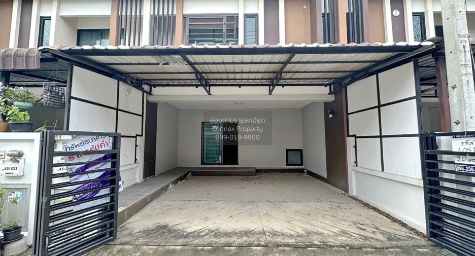 For sale 3 ベッドルーム townhouse in Sam Phran, Nakhon Pathom