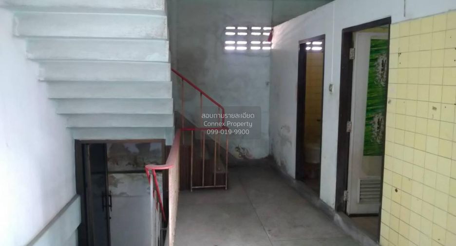 Local comercial en venta de 2 habitaciones en Phasi Charoen, Bangkok