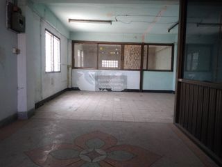 Local comercial en venta de 2 habitaciones en Phasi Charoen, Bangkok
