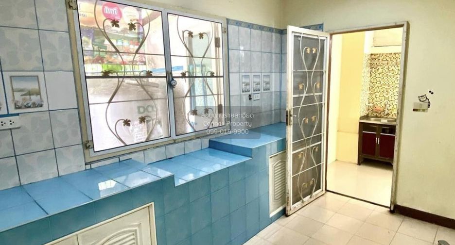 Casa en venta de 3 habitaciones en Sam Phran, Nakhon Pathom