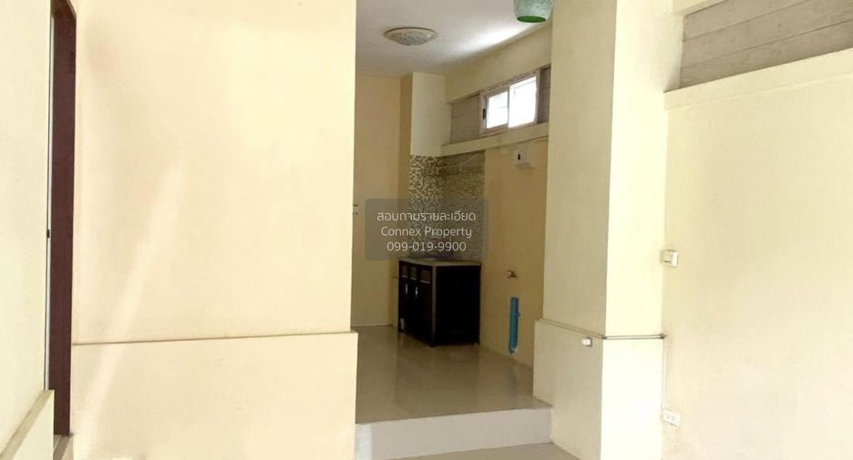 Casa en venta de 3 habitaciones en Sam Phran, Nakhon Pathom