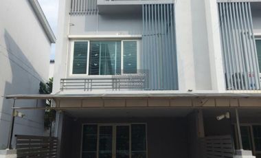 For sale 3 bedrooms townhouse in Bang Khen, Bangkok