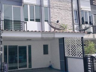 Reihenhaus zum Kauf mit 4 Zimmer in Bang Kruai, Nonthaburi