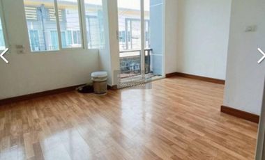 Reihenhaus zum Kauf mit 4 Zimmer in Bang Kruai, Nonthaburi