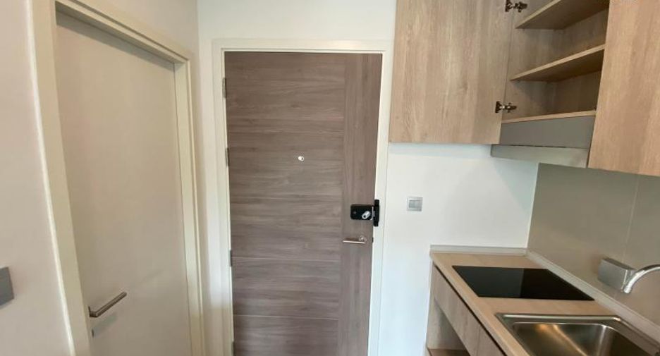 For sale 1 bed condo in Khlong Toei, Bangkok