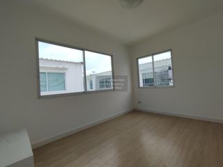 For sale 2 ベッドルーム townhouse in Thung Khru, Bangkok