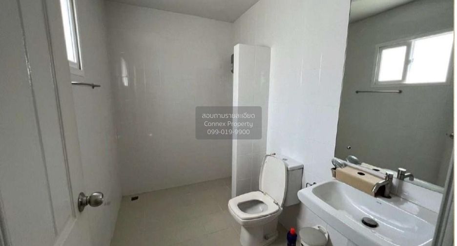 Casa adosada en venta de 3 habitaciones en Sai Mai, Bangkok