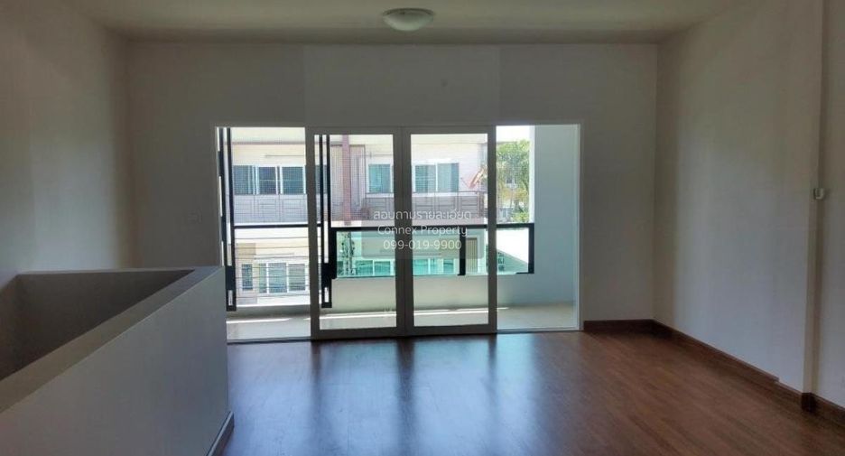 Casa adosada en venta de 3 habitaciones en Sai Mai, Bangkok