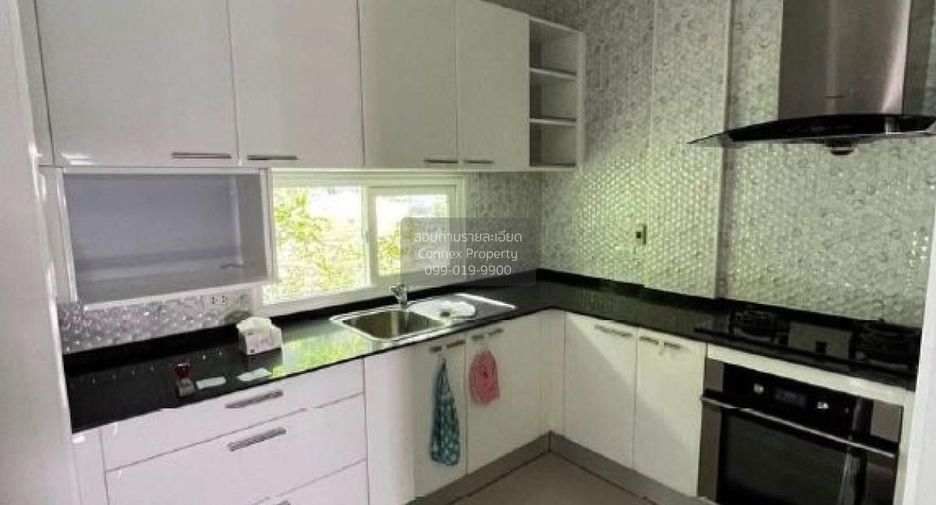 Casa adosada en venta de 3 habitaciones en Sai Mai, Bangkok
